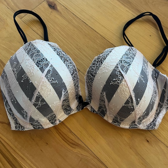 Victoria’s Secret Very Sexy Push-up Convertible Bra - Picture 1 of 6